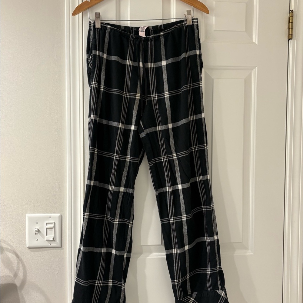 Victoria's Secret Black and White Plaid Flannel Pajama Set - Women’s Size Small - Picture 5 of 6